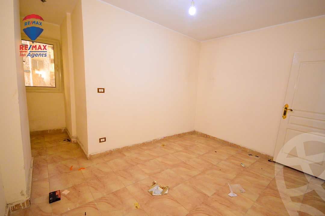 https://aqarmap.com.eg/ar/listing/6259737-for-sale-alexandria-sidi-gaber-shr-sydy-jbr