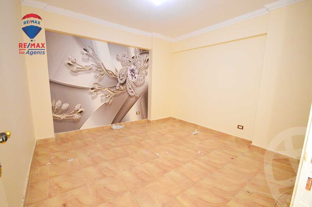 https://aqarmap.com.eg/ar/listing/6259737-for-sale-alexandria-sidi-gaber-shr-sydy-jbr