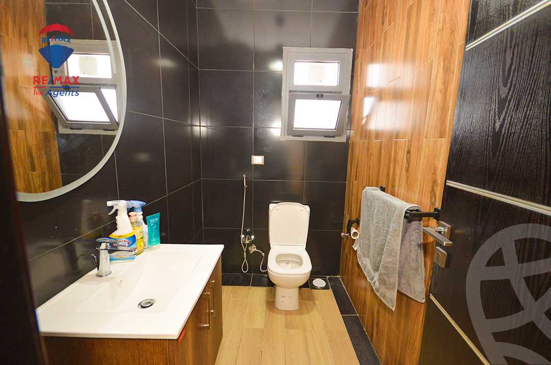 https://aqarmap.com.eg/ar/listing/6279679-for-rent-alexandria-stanley-el-geish-rd
