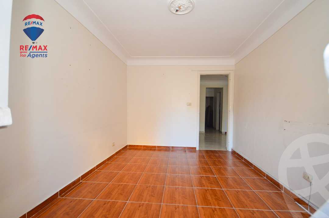https://aqarmap.com.eg/ar/listing/6280569-for-sale-alexandria-lauran-shr-bw-qyr-tryq-lhry