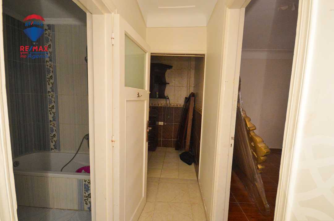 https://aqarmap.com.eg/ar/listing/6280569-for-sale-alexandria-lauran-shr-bw-qyr-tryq-lhry