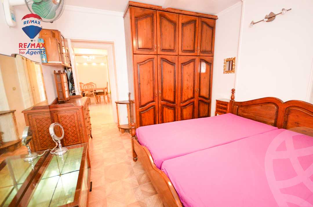 https://aqarmap.com.eg/ar/listing/6281949-for-sale-alexandria-el-montazah-compounds-in-el-montazah-royal-plaza-compound-al-halawany