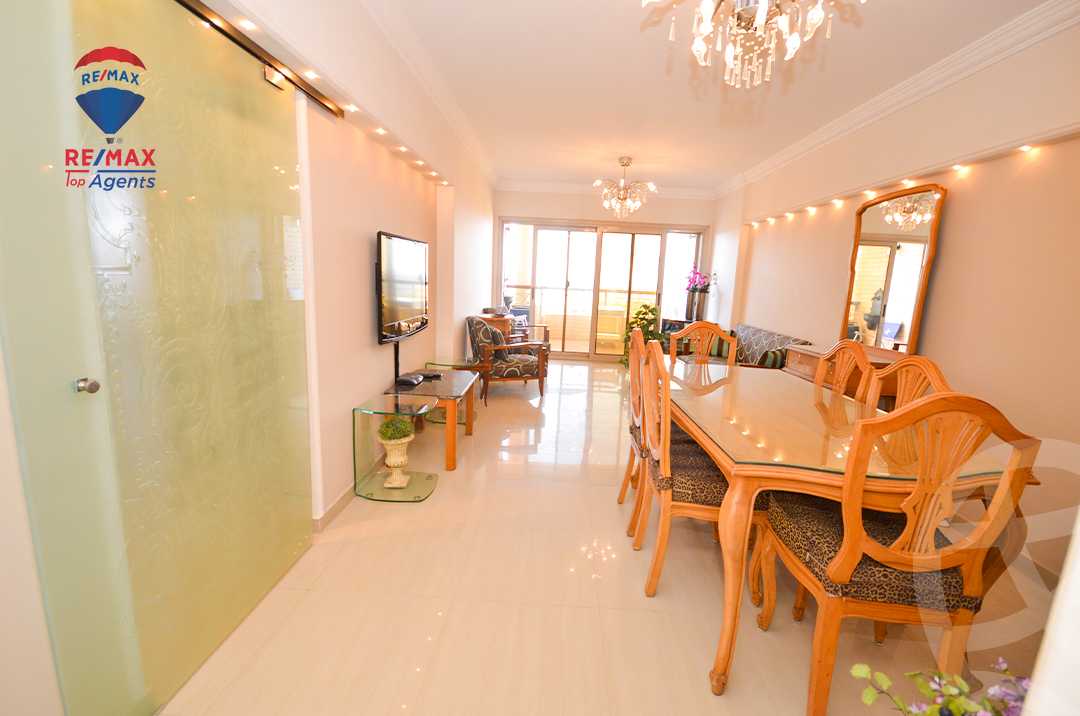 https://aqarmap.com.eg/ar/listing/6281949-for-sale-alexandria-el-montazah-compounds-in-el-montazah-royal-plaza-compound-al-halawany