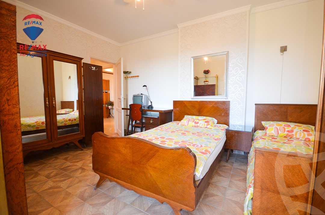 https://aqarmap.com.eg/ar/listing/6281949-for-sale-alexandria-el-montazah-compounds-in-el-montazah-royal-plaza-compound-al-halawany