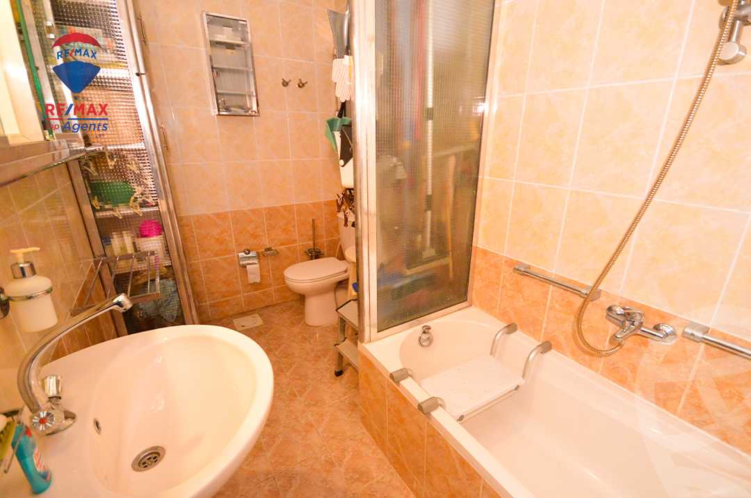https://aqarmap.com.eg/ar/listing/6281949-for-sale-alexandria-el-montazah-compounds-in-el-montazah-royal-plaza-compound-al-halawany