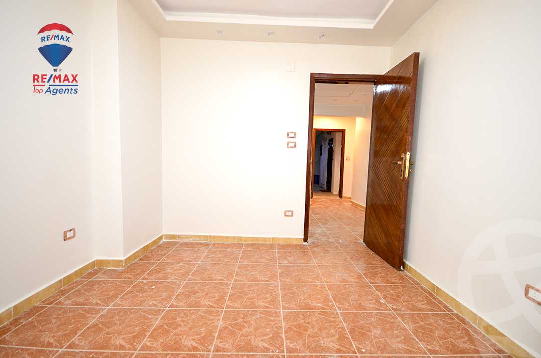 https://aqarmap.com.eg/ar/listing/6309285-for-sale-alexandria-sydy-bshr-sydy-bshr-bhry-gamal-abd-el-nasir-st