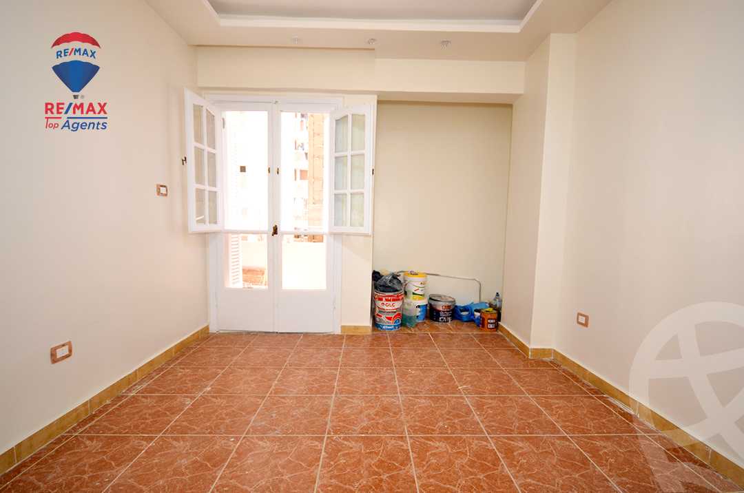 https://aqarmap.com.eg/ar/listing/6309285-for-sale-alexandria-sydy-bshr-sydy-bshr-bhry-gamal-abd-el-nasir-st