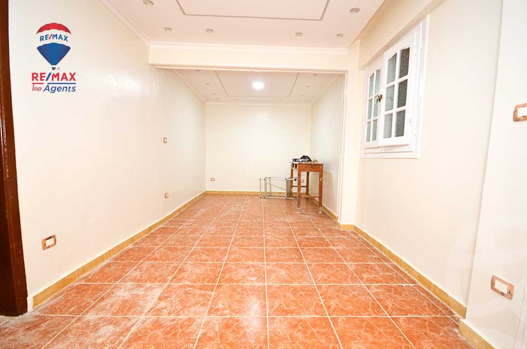 https://aqarmap.com.eg/ar/listing/6309285-for-sale-alexandria-sydy-bshr-sydy-bshr-bhry-gamal-abd-el-nasir-st