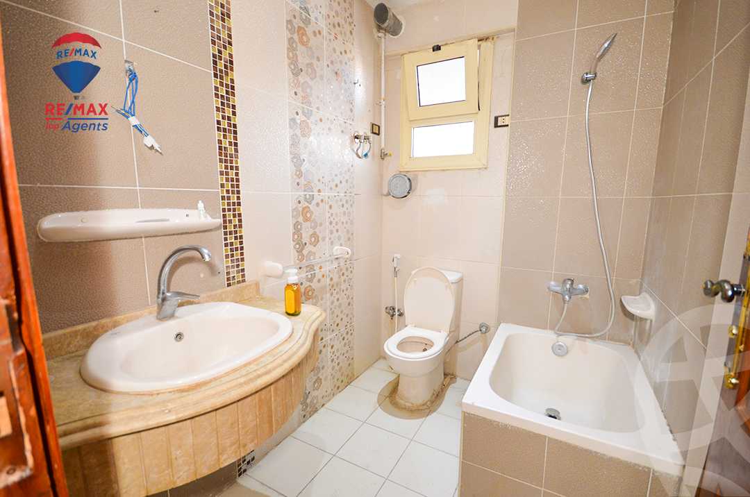 https://aqarmap.com.eg/ar/listing/6321009-for-sale-alexandria-roshdy-shr-bw-qyr-tryq-lhry