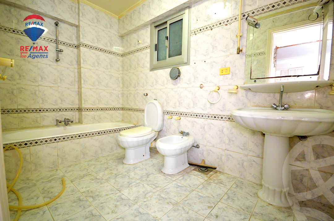 https://aqarmap.com.eg/en/listing/6325607-for-sale-alexandria-miami-shr-jml-bd-lnsr