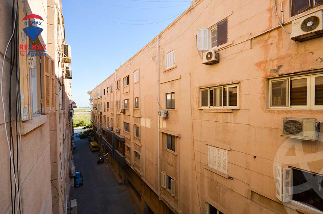 https://aqarmap.com.eg/ar/listing/6331818-for-sale-alexandria-moharram-bey-tryq-qn-lswys