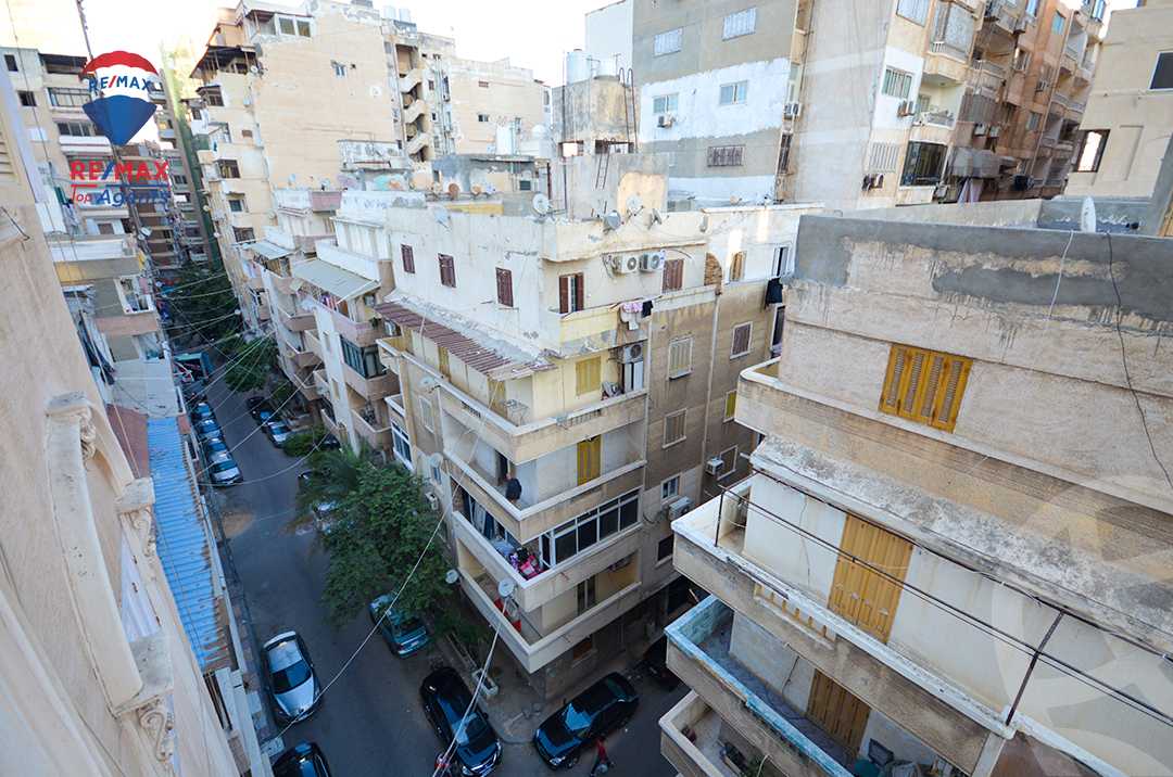 https://aqarmap.com.eg/ar/listing/6353418-for-rent-alexandria-sn-styfnw-abd-el-salam-aref-st