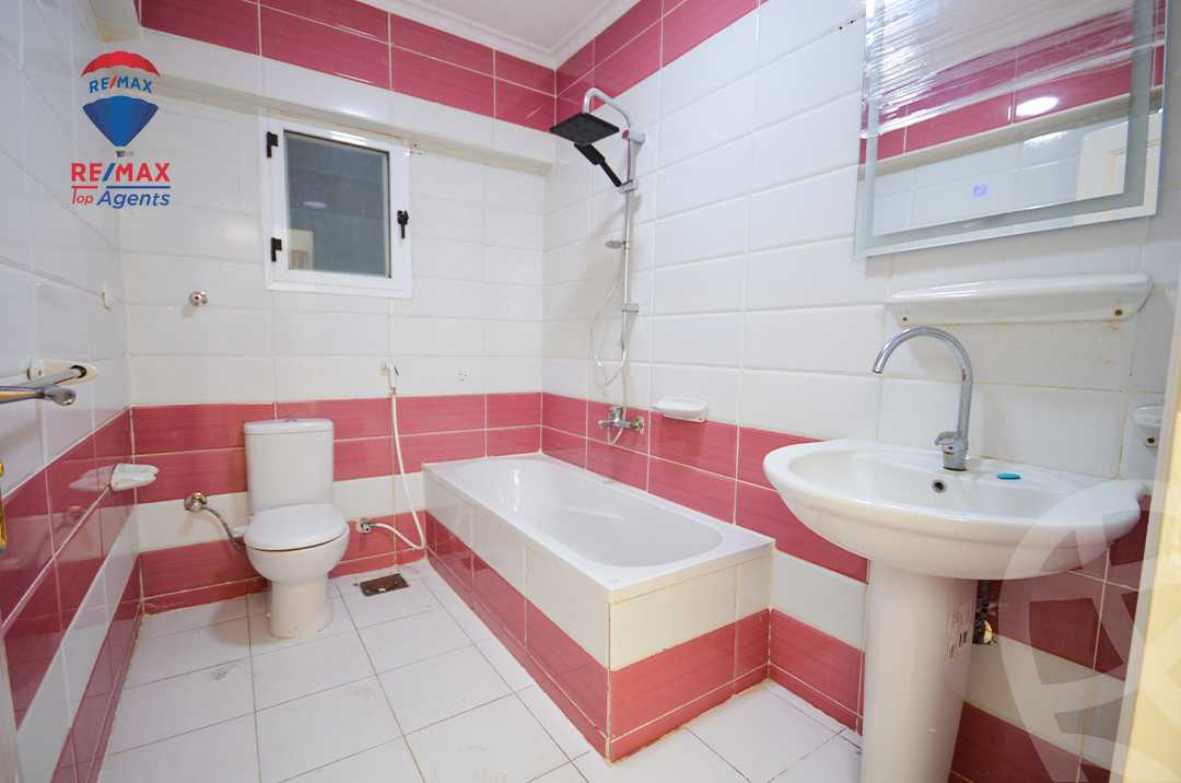 https://aqarmap.com.eg/ar/listing/6359075-for-rent-alexandria-sn-styfnw-abd-el-salam-aref-st