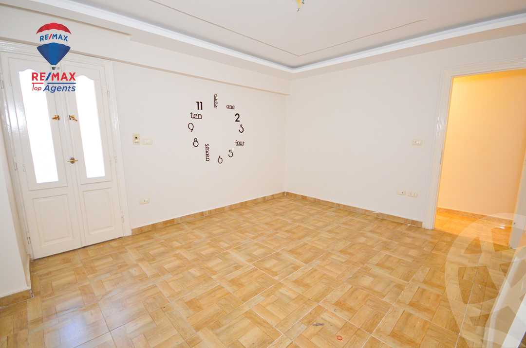 https://aqarmap.com.eg/ar/listing/6359075-for-rent-alexandria-sn-styfnw-abd-el-salam-aref-st