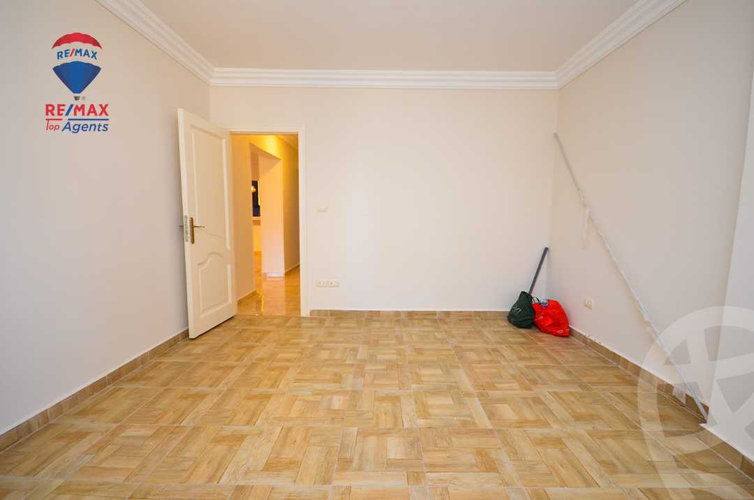 https://aqarmap.com.eg/ar/listing/6359075-for-rent-alexandria-sn-styfnw-abd-el-salam-aref-st