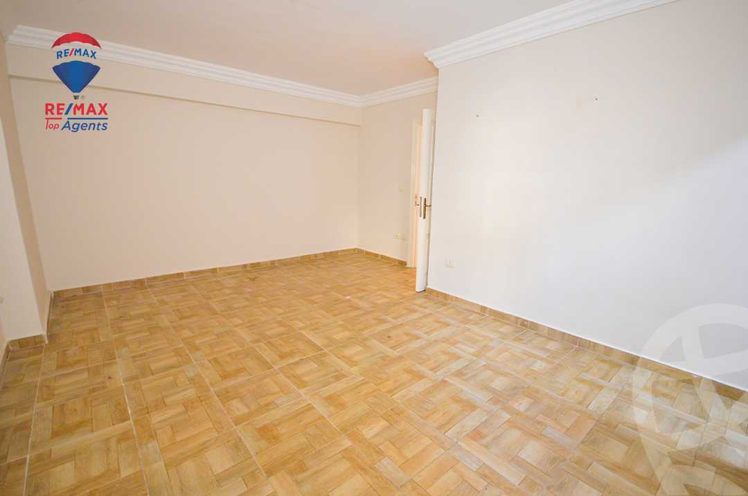 https://aqarmap.com.eg/ar/listing/6359075-for-rent-alexandria-sn-styfnw-abd-el-salam-aref-st