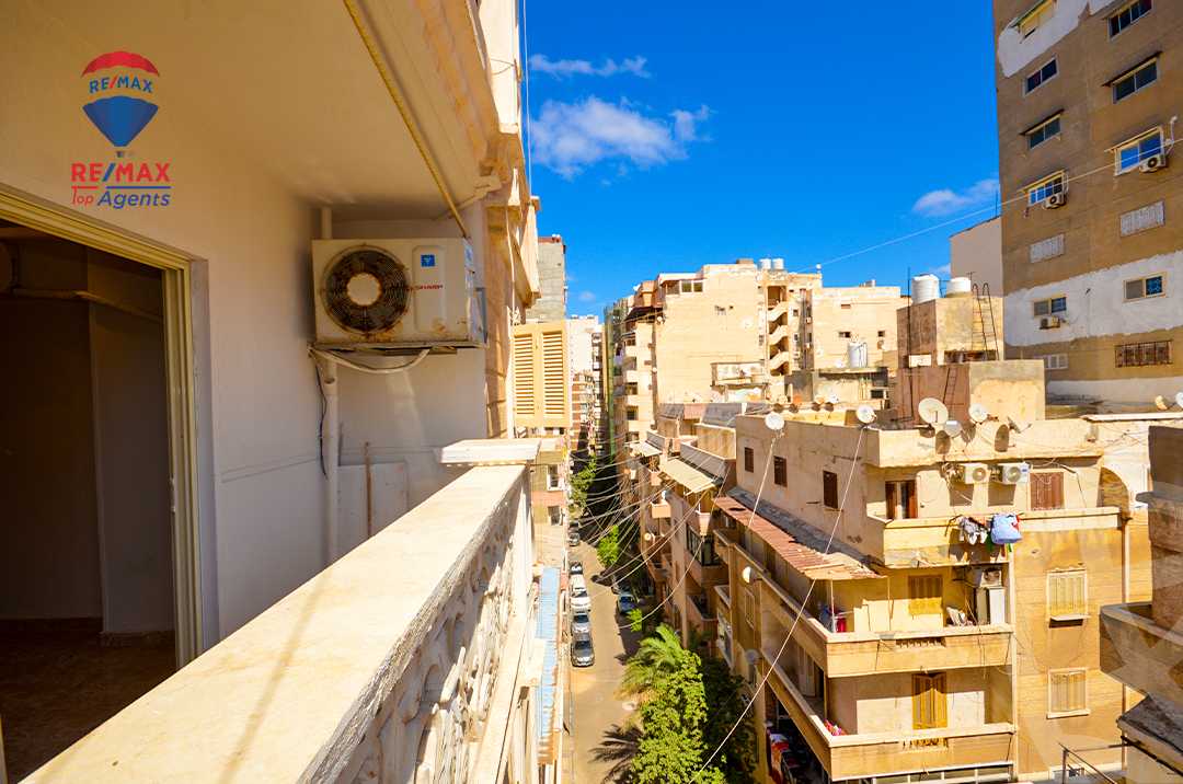 https://aqarmap.com.eg/ar/listing/6359075-for-rent-alexandria-sn-styfnw-abd-el-salam-aref-st