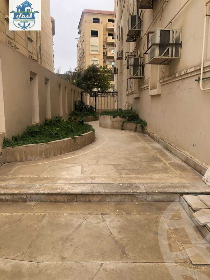 https://aqarmap.com.eg/en/listing/3757944-for-sale-new-cairo-gharb-arabella-selim-st