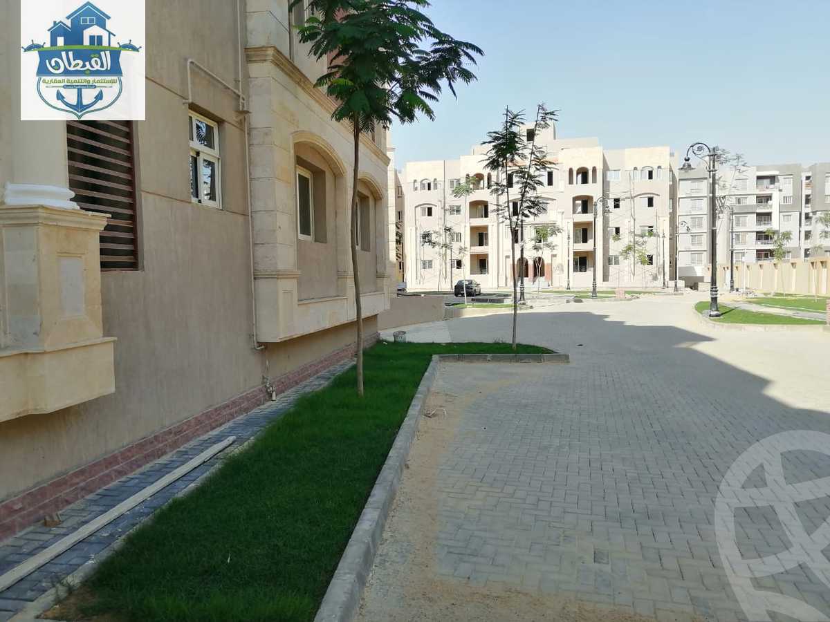https://aqarmap.com.eg/ar/listing/3834421-for-sale-cairo-new-cairo-compounds-rock-vera