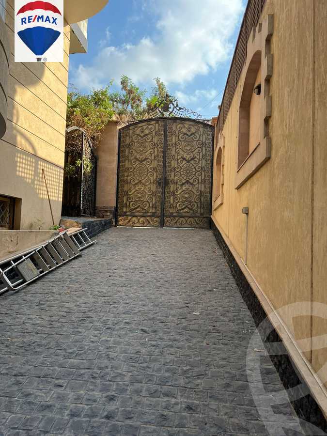 https://aqarmap.com.eg/ar/listing/3645098-for-sale-cairo-new-cairo-ltjm-lkhms-el-ahyaa-third-neighborhood-street-10