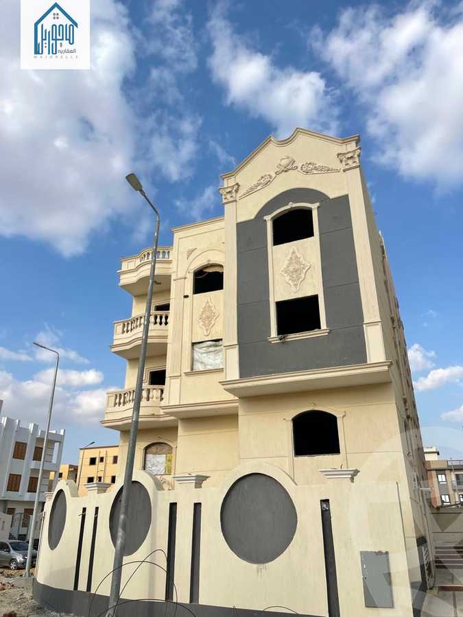 https://aqarmap.com.eg/ar/listing/3888140-for-sale-cairo-6th-of-october-featured-neighborhood-first-touristic-village-al-lewaa-mohammed-ezzat-el-zyadi-st