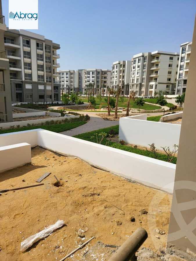 https://aqarmap.com.eg/ar/listing/3623125-for-sale-cairo-new-cairo-compounds-hyde-park