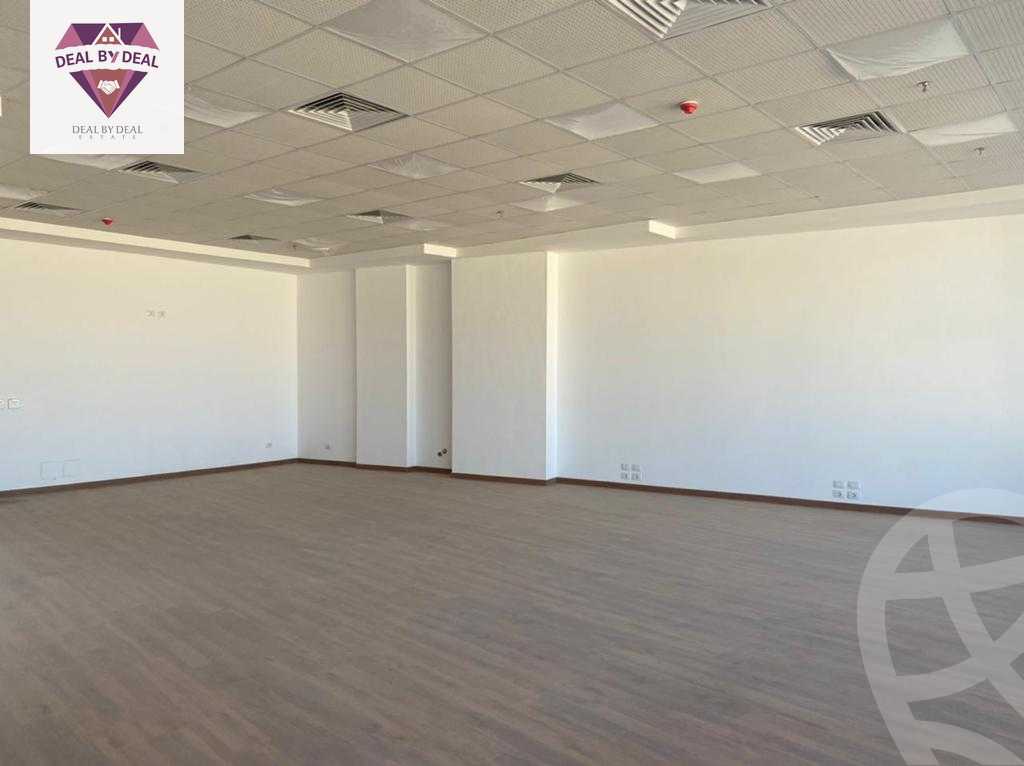 https://aqarmap.com.eg/en/listing/4171138-for-sale-cairo-new-cairo-compounds-sntrw-mwl