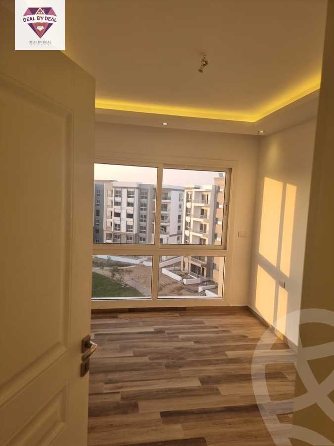 https://aqarmap.com.eg/en/listing/5029449-for-rent-cairo-new-cairo-compounds-hyde-park-centre-ville-hyde-park