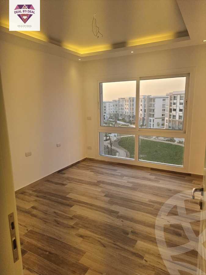 https://aqarmap.com.eg/ar/listing/5029449-for-rent-cairo-new-cairo-compounds-hyde-park-centre-ville-hyde-park