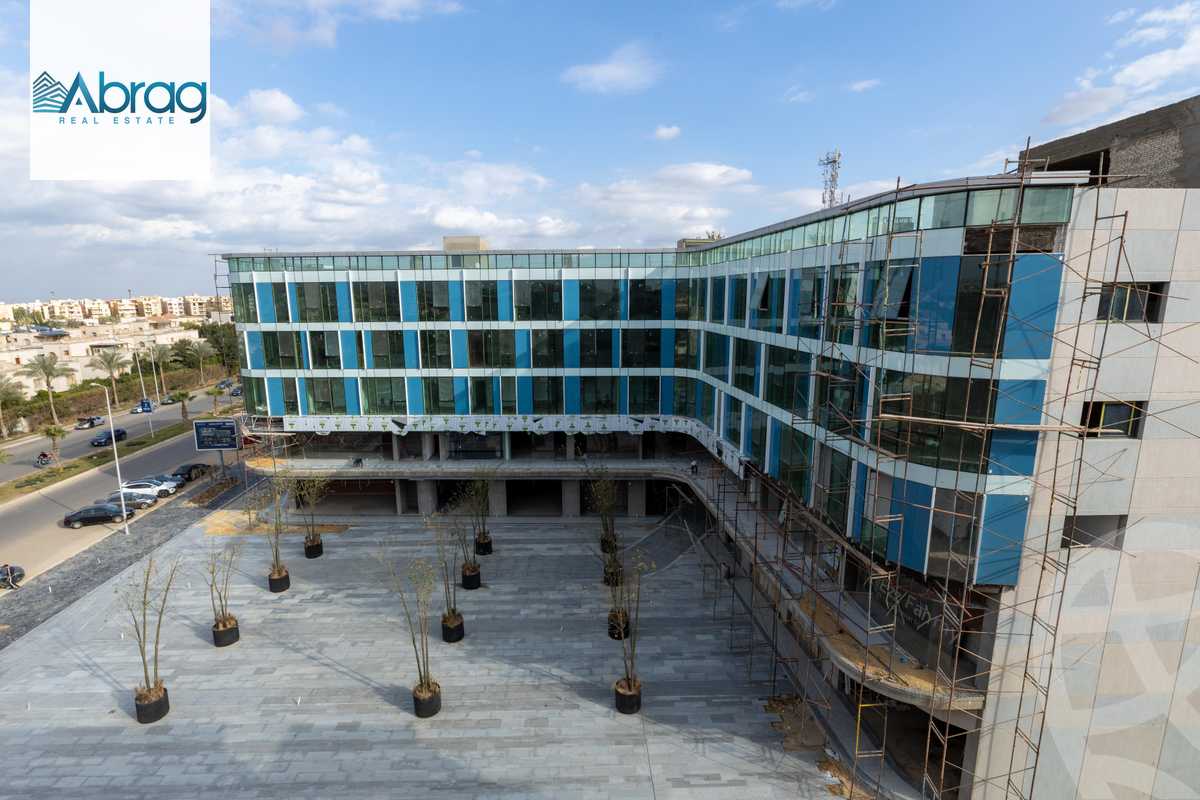https://aqarmap.com.eg/en/listing/5706272-for-sale-cairo-el-sheikh-zayed-city-compounds-sntrw-zyd-mwl