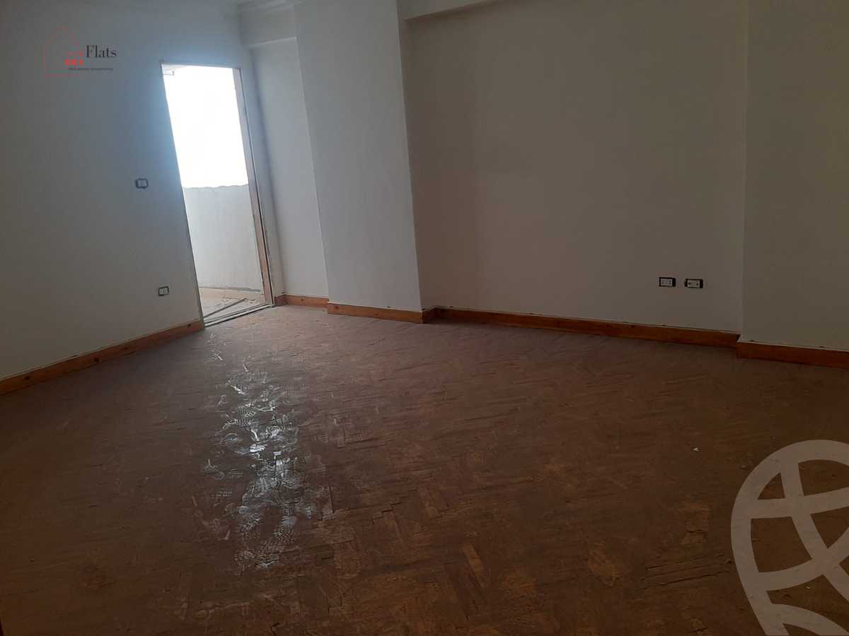 https://aqarmap.com.eg/ar/listing/3876837-for-sale-alexandria-kafr-abdo-sant-giyn-st