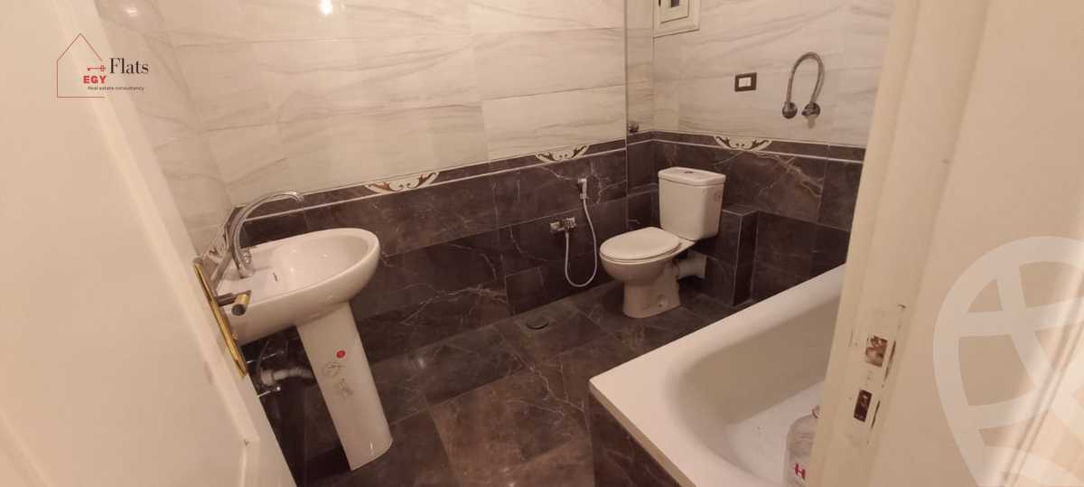 https://aqarmap.com.eg/ar/listing/3876837-for-sale-alexandria-kafr-abdo-sant-giyn-st