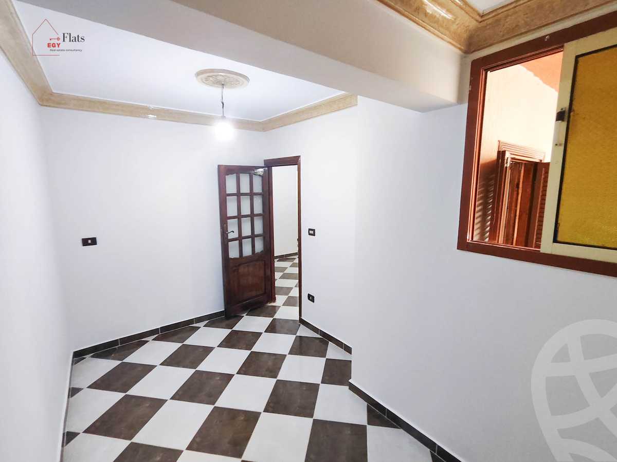 https://aqarmap.com.eg/en/listing/4032604-for-sale-alexandria-lsywf-lsywf-bhry-khalf-no-33-st