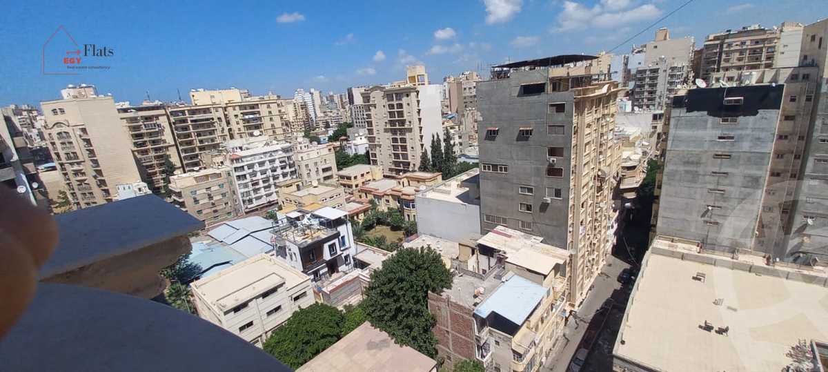 https://aqarmap.com.eg/en/listing/4183185-for-sale-alexandria-kafr-abdo-sant-square-st