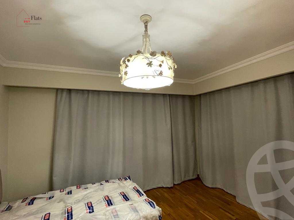https://aqarmap.com.eg/en/listing/4230162-for-sale-alexandria-kafr-abdo-sant-square-st