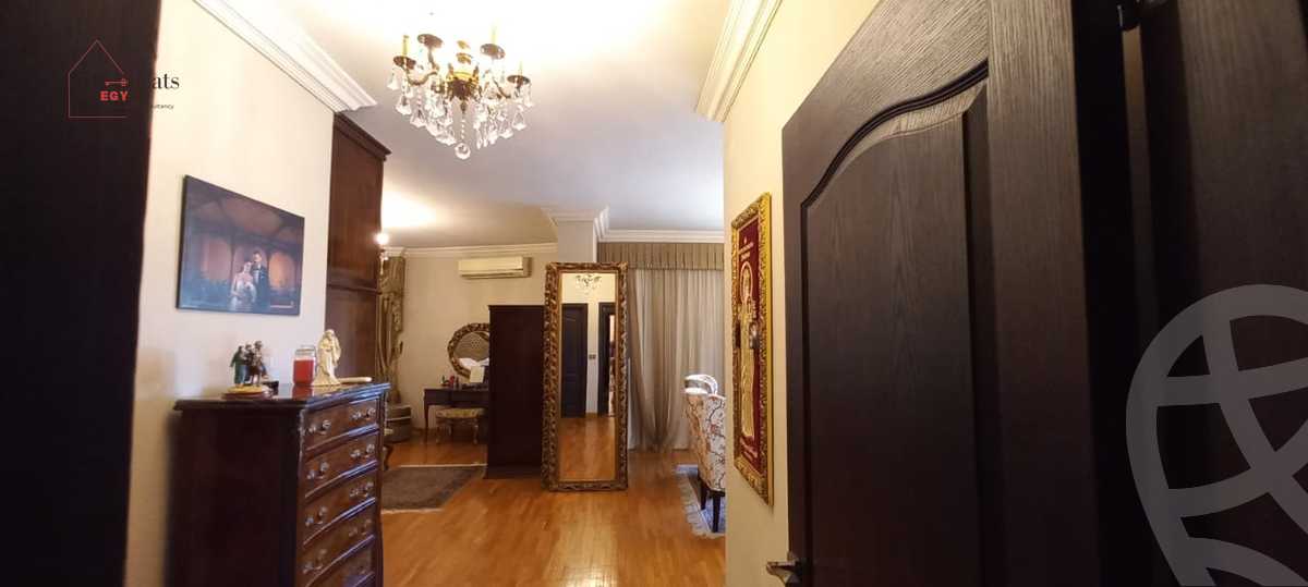 https://aqarmap.com.eg/en/listing/4230162-for-sale-alexandria-kafr-abdo-sant-square-st