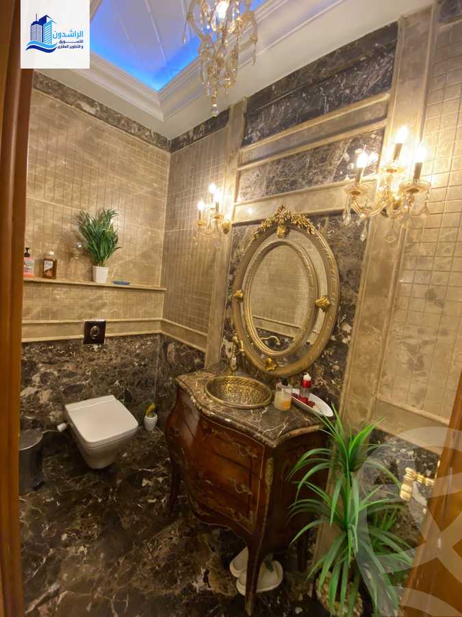 https://aqarmap.com.eg/ar/listing/3805799-for-sale-cairo-new-cairo-first-settlement-mhwr-mstfy-kml
