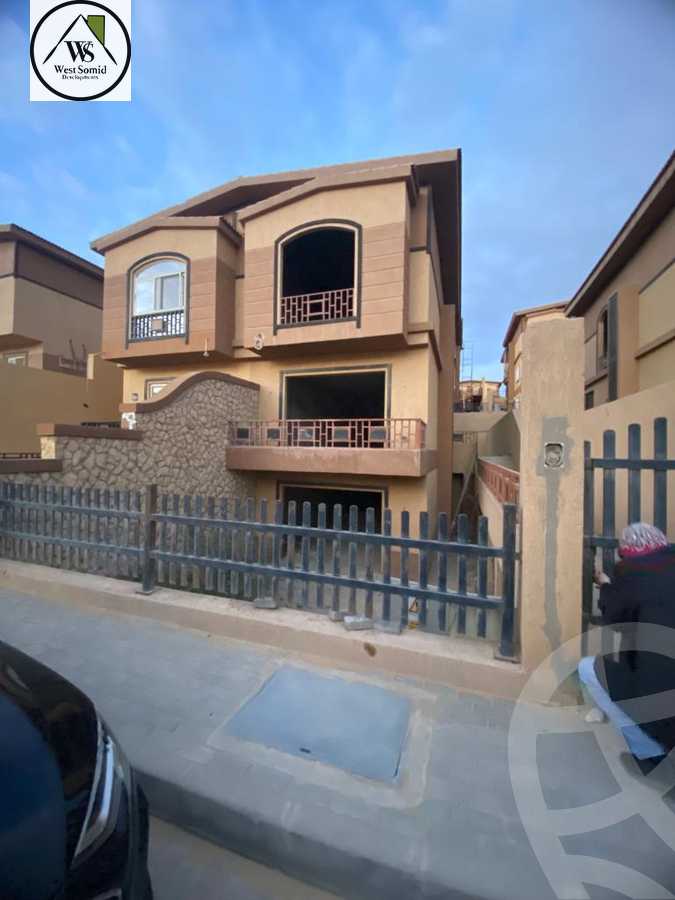 https://aqarmap.com.eg/en/listing/4139211-for-sale-cairo-el-sheikh-zayed-city-compounds-in-sheikh-zayed-pyramids-walk