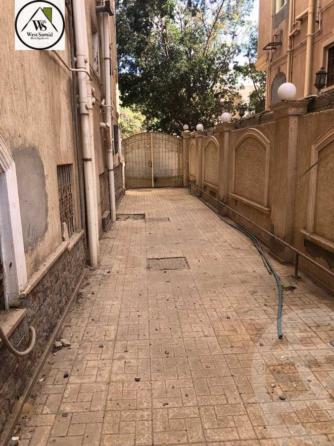 https://aqarmap.com.eg/ar/listing/4429716-for-sale-cairo-6th-of-october-featured-neighborhood-el-motamayez-neighborhood-abd-el-moneim-riad-st