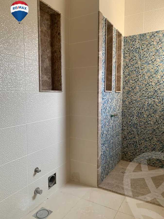 https://aqarmap.com.eg/ar/listing/3765400-for-sale-cairo-new-cairo-compounds-cairo-new-cairo-compounds-regents-park