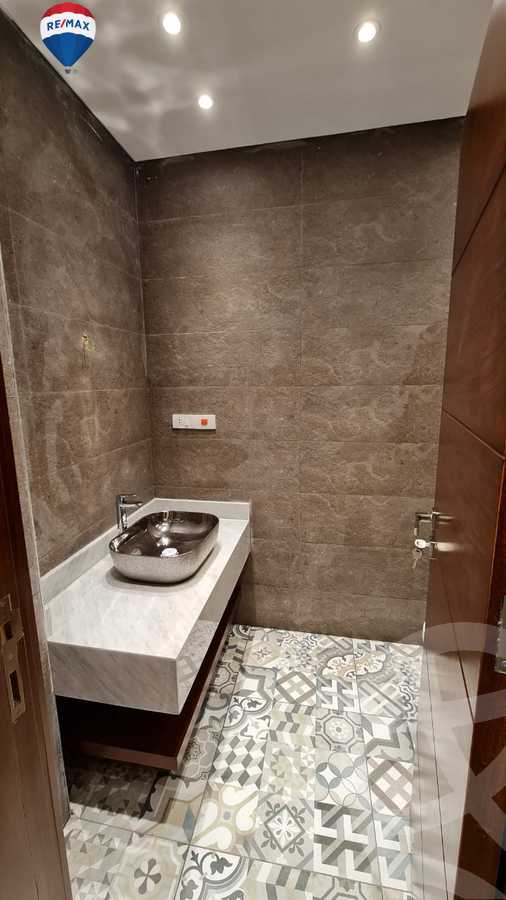 https://aqarmap.com.eg/ar/listing/3861551-for-rent-eastown-parks