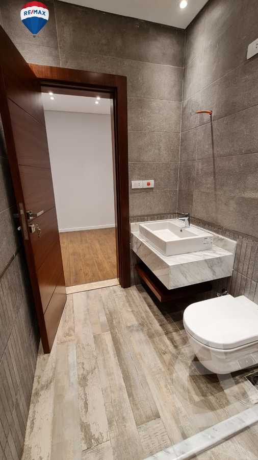 https://aqarmap.com.eg/ar/listing/3861551-for-rent-eastown-parks