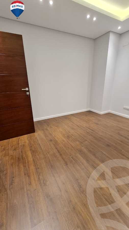 https://aqarmap.com.eg/ar/listing/3861551-for-rent-eastown-parks