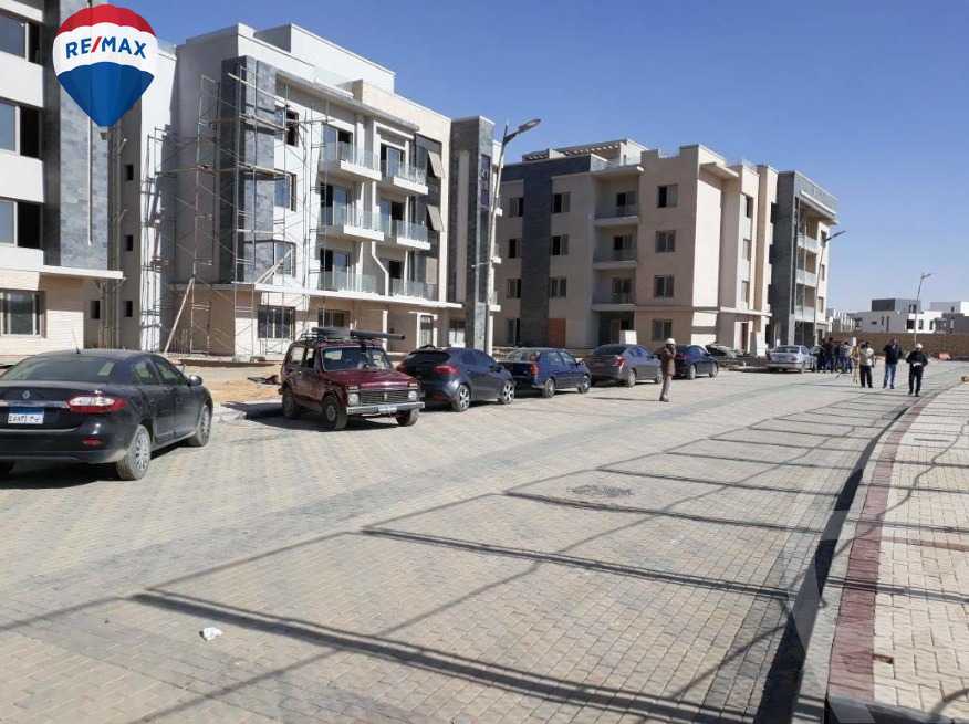 https://aqarmap.com.eg/ar/listing/3904479-for-sale-cairo-new-cairo-compounds-moon-valley