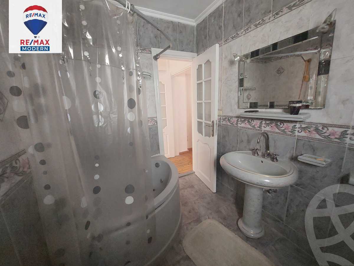 https://aqarmap.com.eg/en/listing/4082512-for-sale-alexandria-sporting-shr-bwr-s-yd