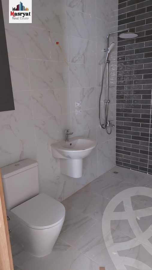 https://aqarmap.com.eg/ar/listing/4371331-for-sale-cairo-new-cairo-compounds-dh-ykwn-ryzdns-styl-hwm