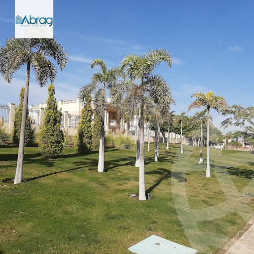 https://aqarmap.com.eg/ar/listing/4070896-for-sale-cairo-el-sheikh-zayed-city-compounds-in-sheikh-zayed-royal-city