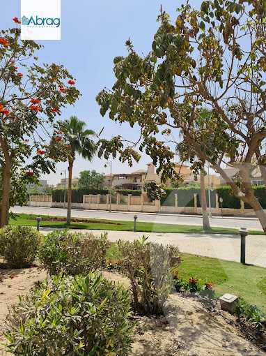 https://aqarmap.com.eg/ar/listing/4070896-for-sale-cairo-el-sheikh-zayed-city-compounds-in-sheikh-zayed-royal-city