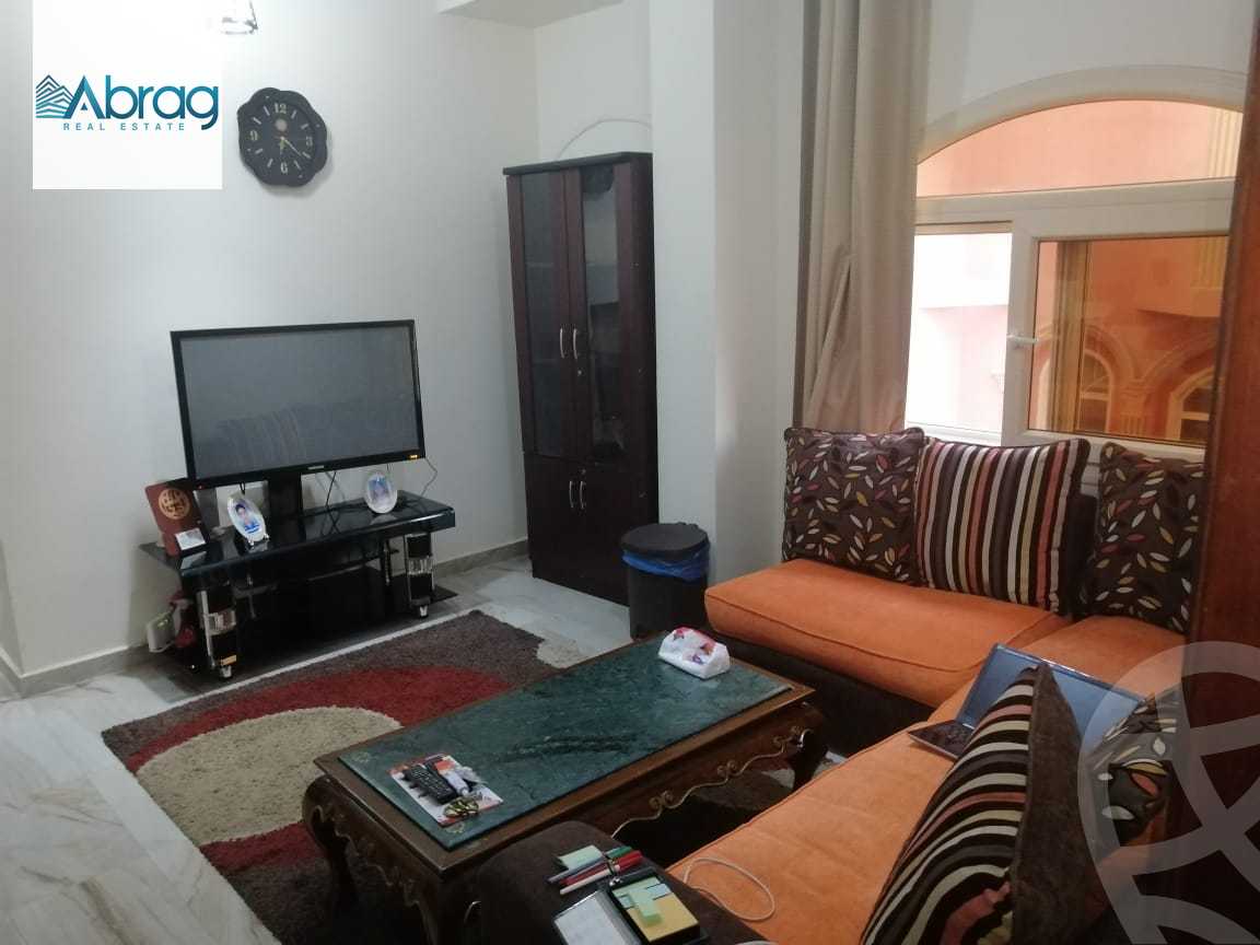 https://aqarmap.com.eg/en/listing/5675148-for-sale-cairo-el-sheikh-zayed-city-compounds-el-yasmeen-compound