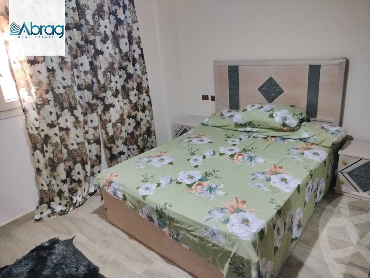 https://aqarmap.com.eg/en/listing/5675148-for-sale-cairo-el-sheikh-zayed-city-compounds-el-yasmeen-compound
